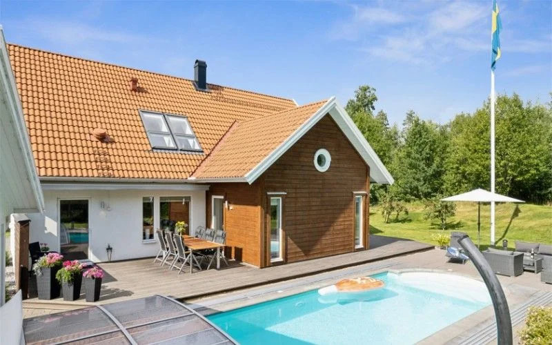 17. Takrenovering pannor pga. fuktgenomtrangning