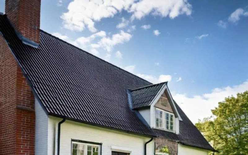 23. Renovering av tegeltak pa grund av lackage